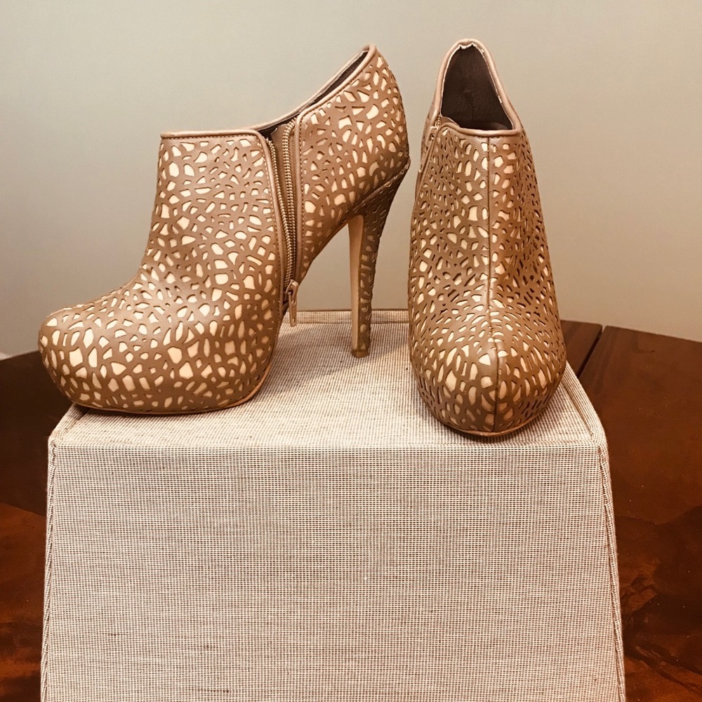 Marco Santi size 9, later cut bootie. 5.25” heel.